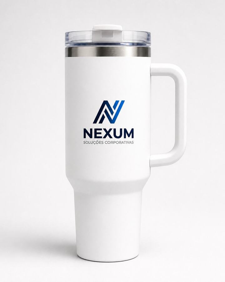 Copo térmico branco com logo de empresa